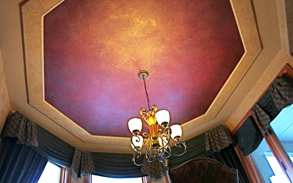 Octagonal tray ceiling glazed in violet and gold